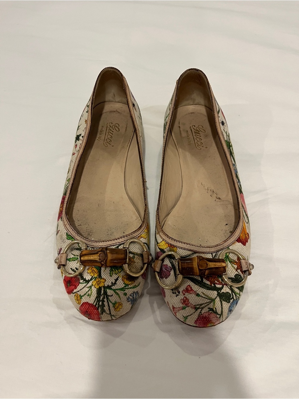 Gucci Floral Canvas Ballet Flats in Beige with Multicolor Embroidery